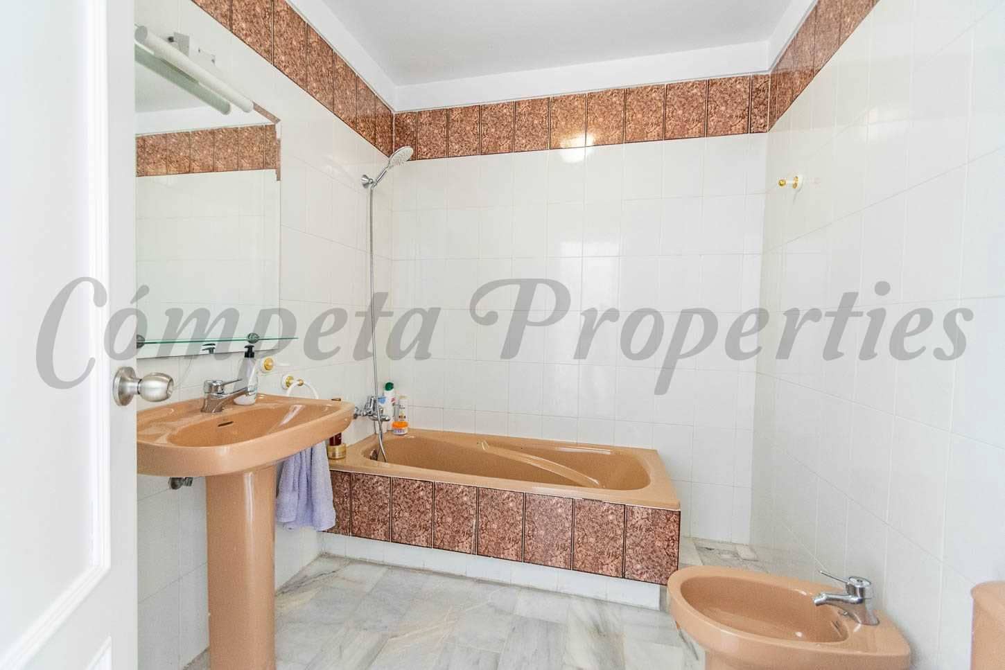 3 sypialnia Dom szeregowy na sprzedaż w Torrox-Costa z basenem garażem - 880 000 € (Ref: 10075757)