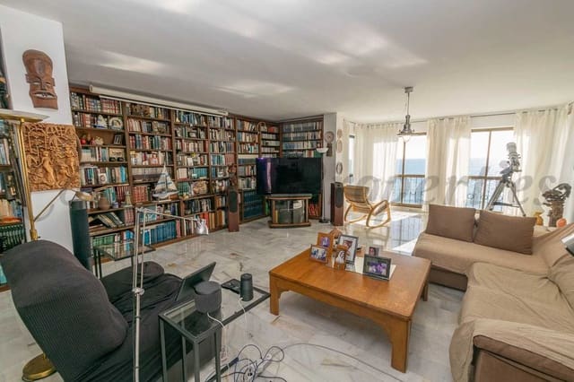 3 sypialnia Dom szeregowy na sprzedaż w Torrox-Costa, Torrox z basenem garażem - 880 000 € (Ref: 10075757)