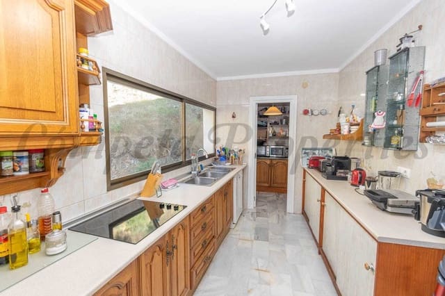 3 sypialnia Dom szeregowy na sprzedaż w Torrox-Costa, Torrox z basenem garażem - 880 000 € (Ref: 10075757)
