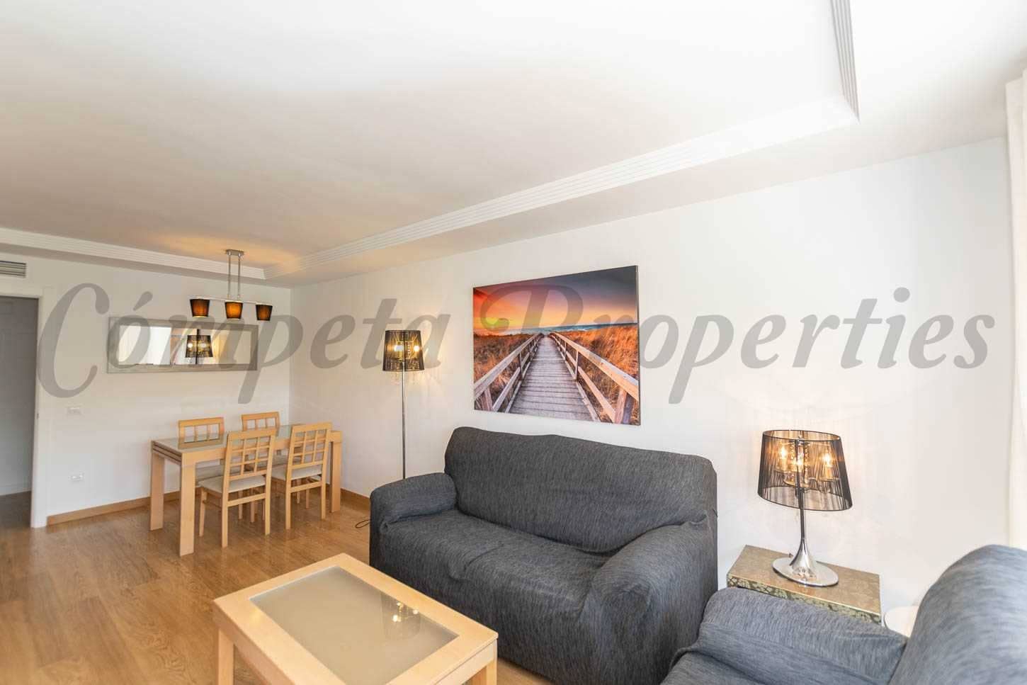 3 slaapkamer Appartement voor vakantieverhuur in Malaga stad met zwembad - € 1.100 (Ref: 10075758)