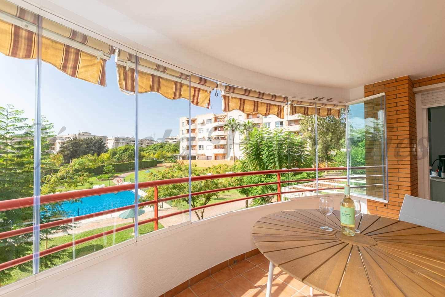 3 slaapkamer Appartement voor vakantieverhuur in Malaga stad met zwembad - € 1.100 (Ref: 10075758)