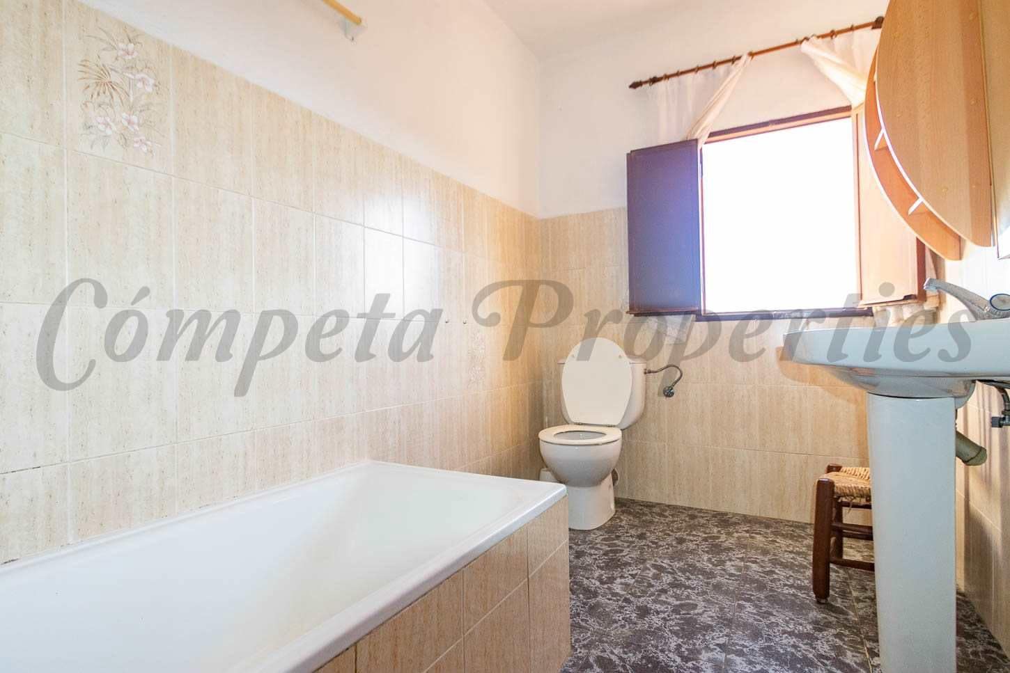 3 chambre Finca/Maison de Campagne à vendre à Canillas de Albaida avec garage - 350 000 € (Ref: 10075759)