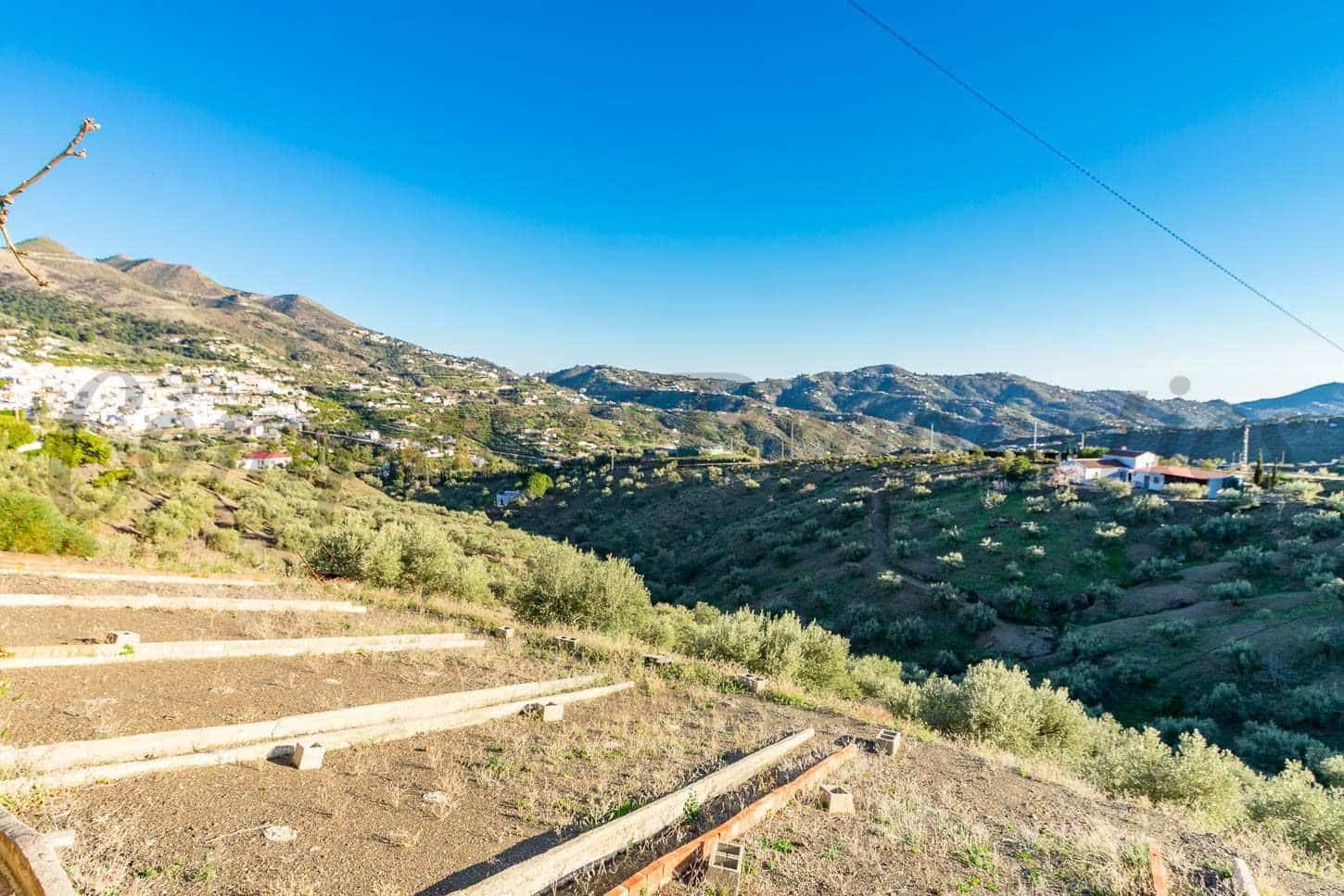 3 chambre Finca/Maison de Campagne à vendre à Canillas de Albaida avec garage - 350 000 € (Ref: 10075759)