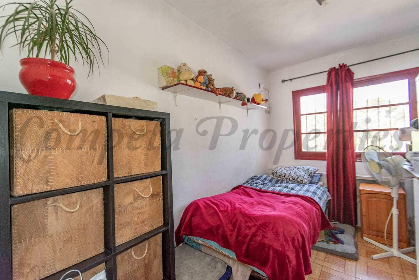 6 bedroom Finca/Country House for sale in Competa with garage - € 595,000 (Ref: 10075760)