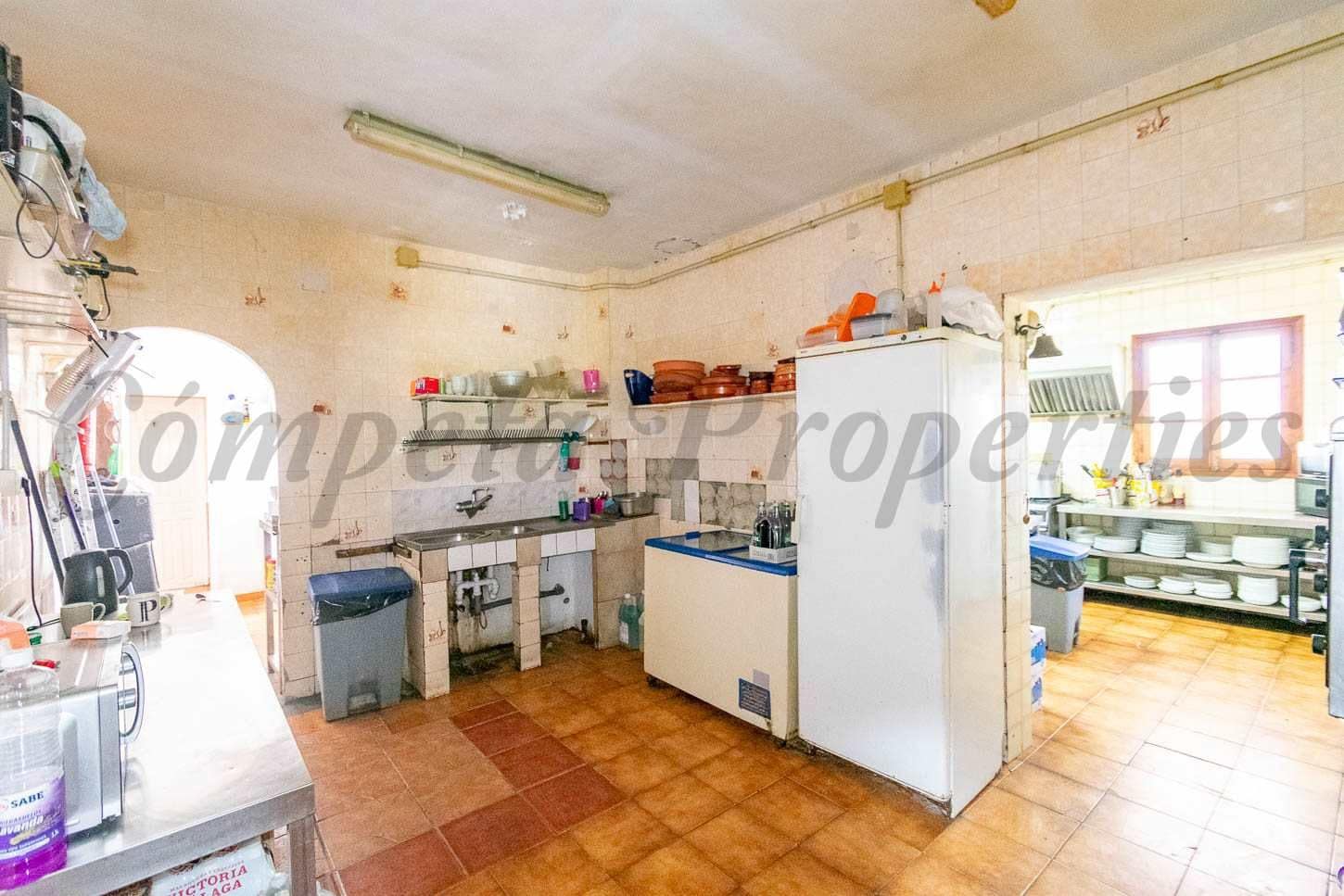 6 bedroom Finca/Country House for sale in Competa with garage - € 595,000 (Ref: 10075760)