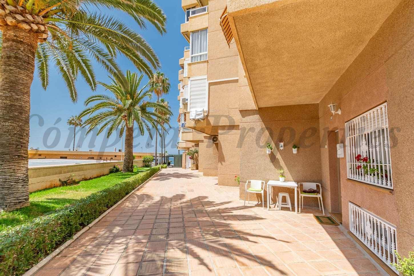 3 soverom Leilighet til leie i Torrox-Costa med svømmebasseng - € 800 (Ref: 10075761)