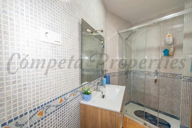 Appartement de 3 chambres à louer à Centro Internacional, Torrox avec piscine - 800 € (Ref: 10075761)