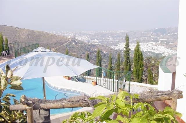 3 bedroom Finca/Country House for sale in Torrox Pueblo, Torrox with pool garage - € 950,000 (Ref: 10075763)
