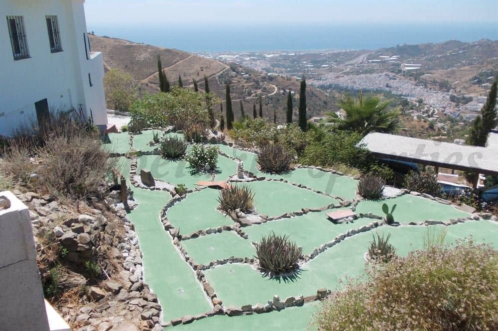 3 chambre Finca/Maison de Campagne à vendre à Torrox avec piscine garage - 950 000 € (Ref: 10075763)