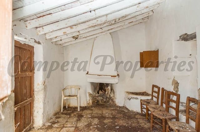 Grunde uden byggetilladelser til salg i Sedella - € 180.000 (Ref: 10075768)