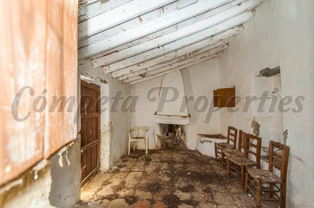 Grunde uden byggetilladelser til salg i Sedella - € 180.000 (Ref: 10075768)