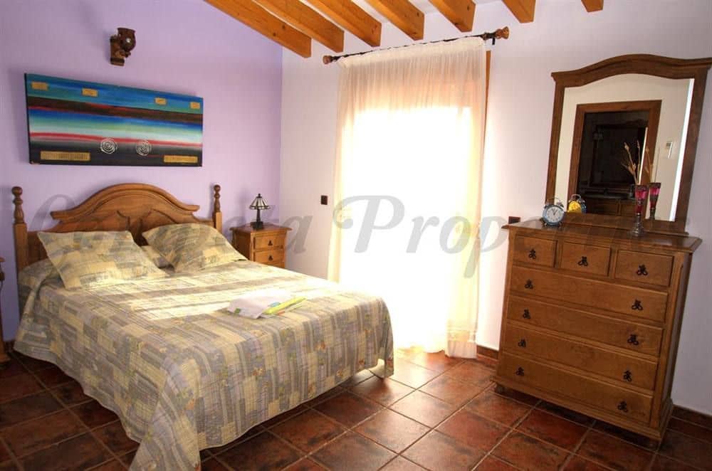 5 sovrum Finca/Hus på landet för semesterbostäder i Sedella med pool - 2 200 € (Ref: 10075776)