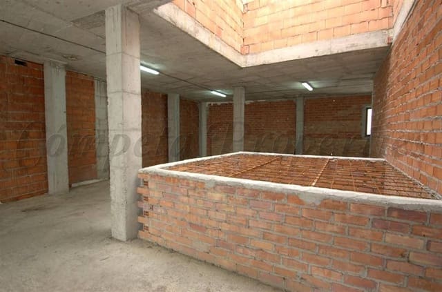 Comercial para arrendar em Canillas de Albaida - 350 € (Ref: 10075781)