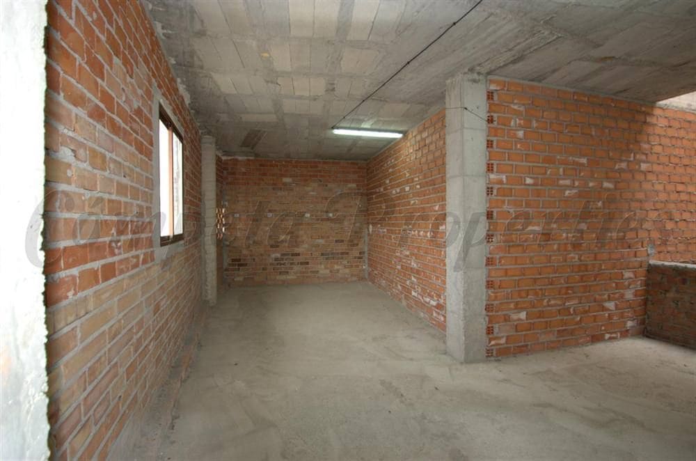 Comercial para arrendar em Canillas de Albaida - 350 € (Ref: 10075781)