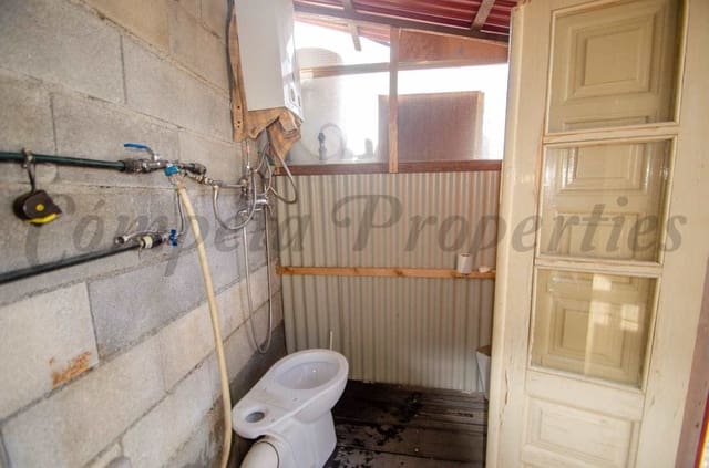 Finca/Landehus til salg i Canillas de Albaida med swimmingpool - € 119.900 (Ref: 10075784)
