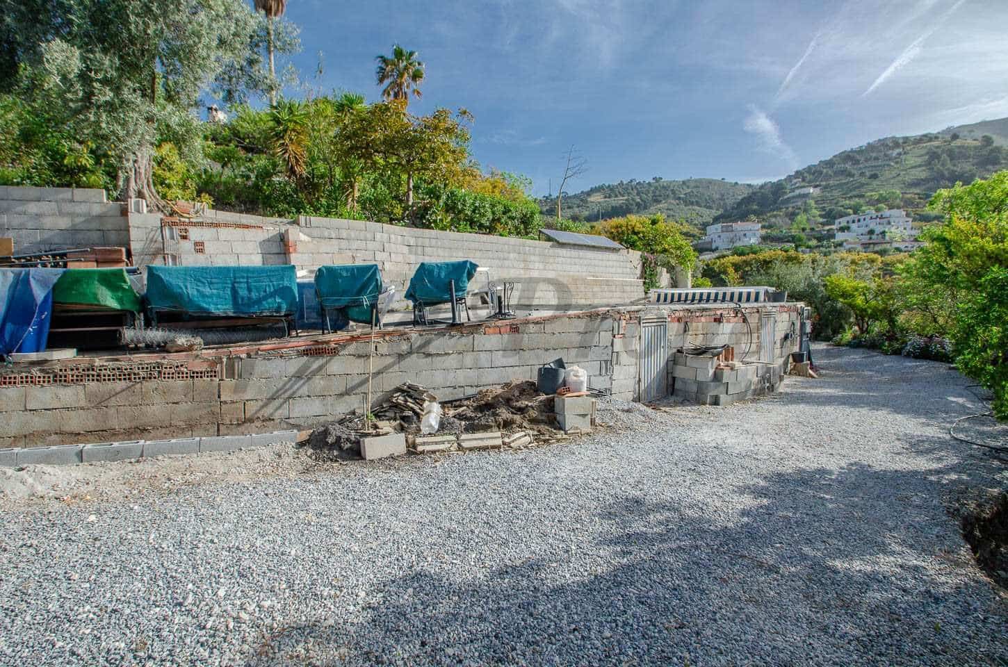Finca/Landehus til salg i Canillas de Albaida med swimmingpool - € 119.900 (Ref: 10075784)