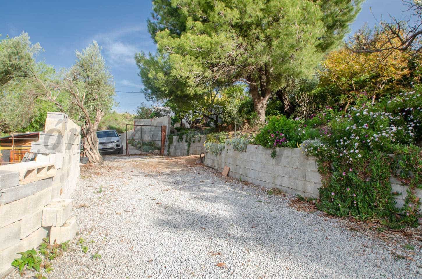 Finca/Landehus til salg i Canillas de Albaida med swimmingpool - € 119.900 (Ref: 10075784)