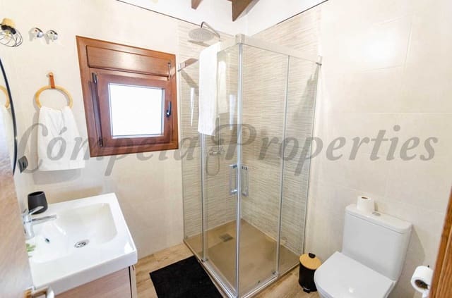 3 sovrum Finca/Hus på landet att hyra i Canillas de Albaida med pool garage - 1 500 € (Ref: 10075792)