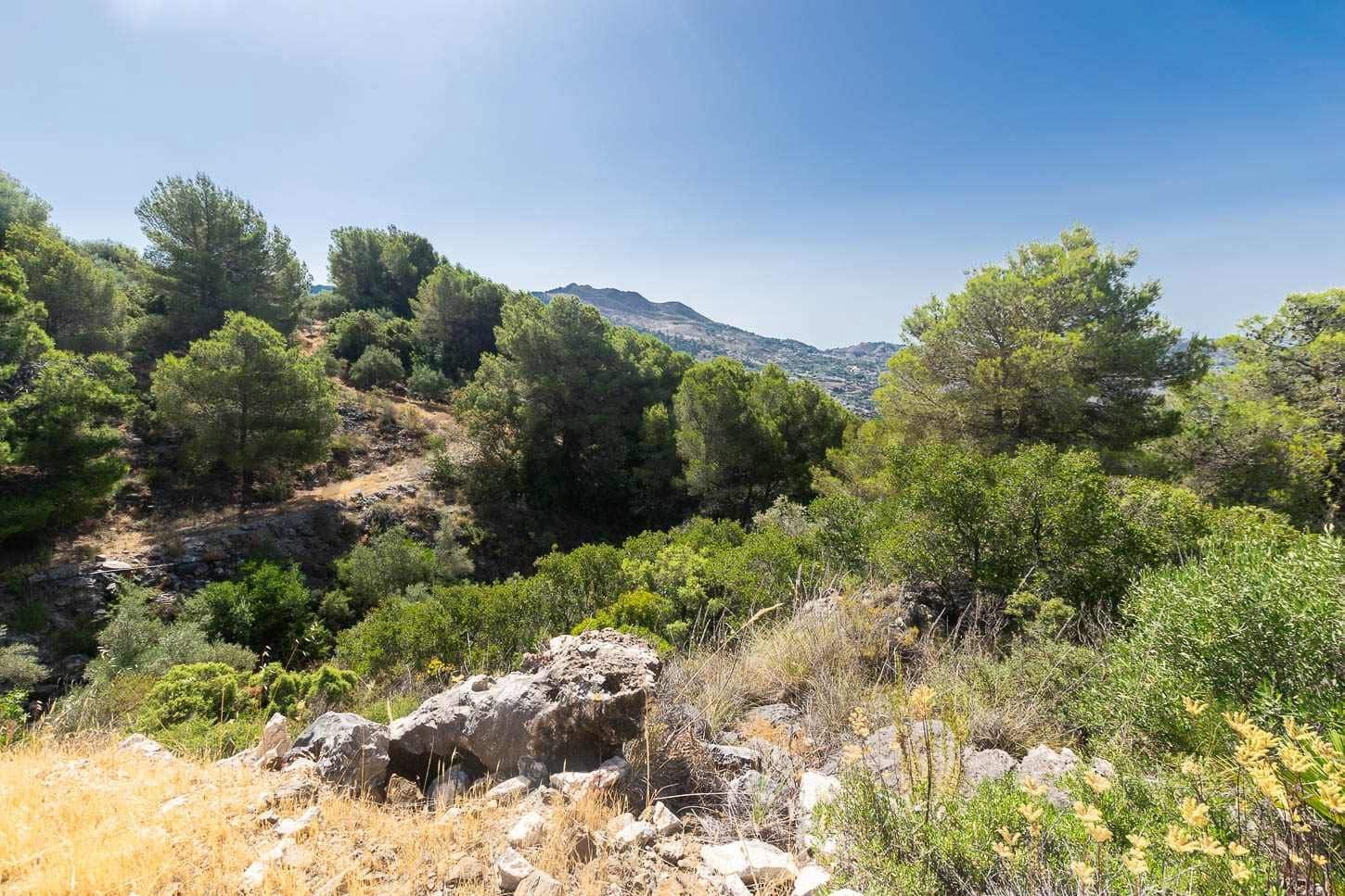 Grunde uden byggetilladelser til salg i Canillas de Albaida - € 29.000 (Ref: 10075794)