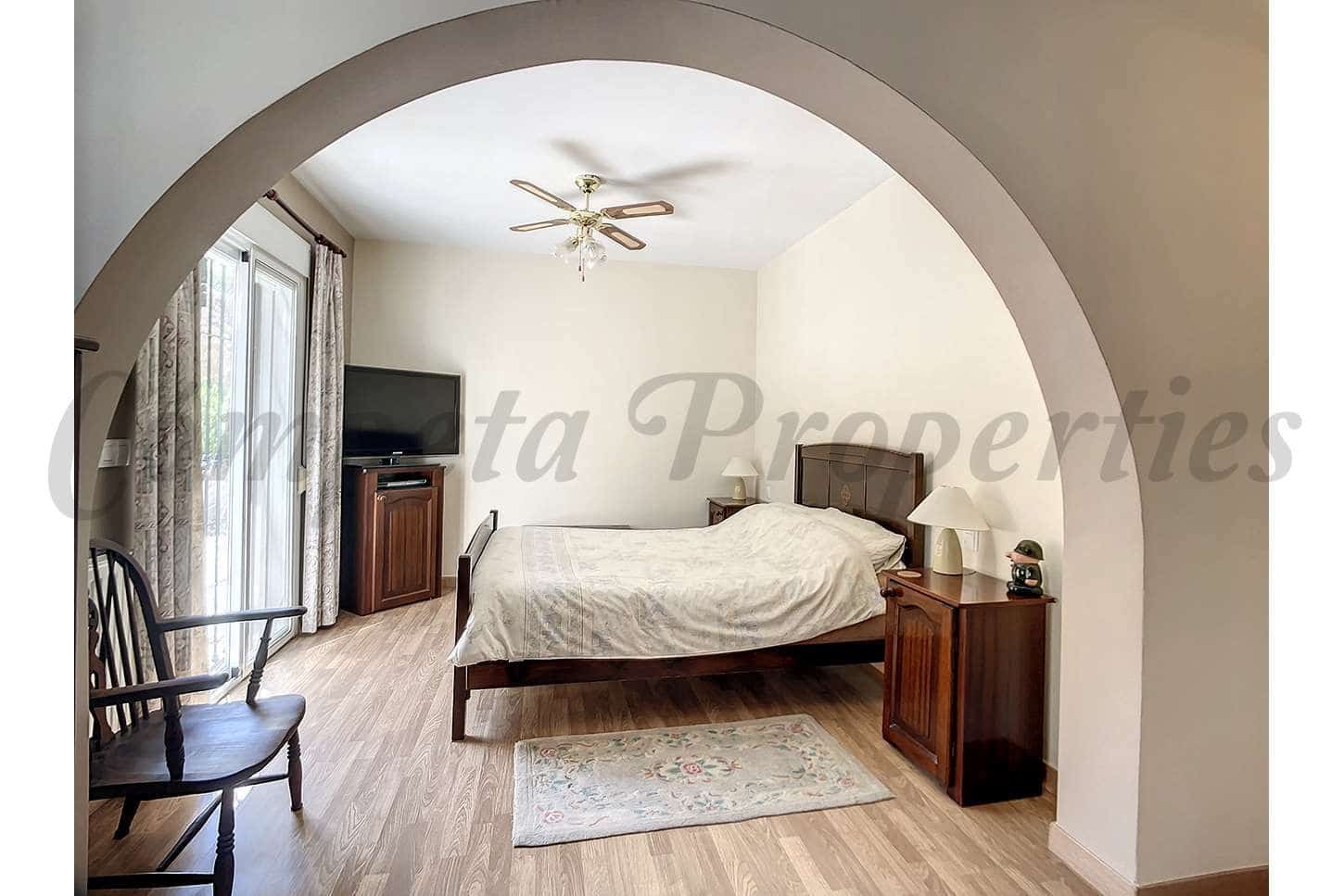 4 sypialnia Finka/Dom wiejski na sprzedaż w Sedella z basenem garażem - 415 000 € (Ref: 10075798)