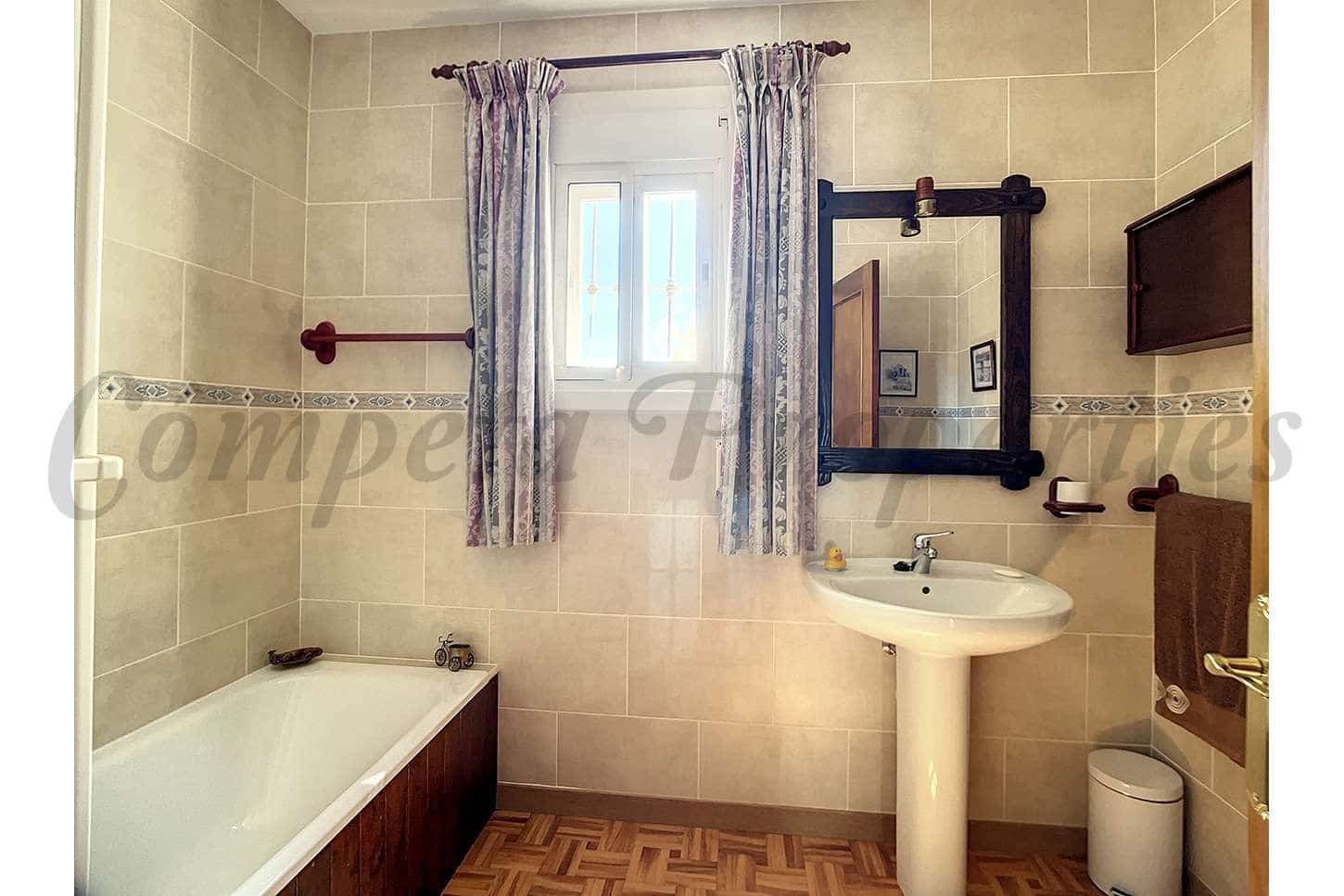 4 sypialnia Finka/Dom wiejski na sprzedaż w Sedella z basenem garażem - 415 000 € (Ref: 10075798)