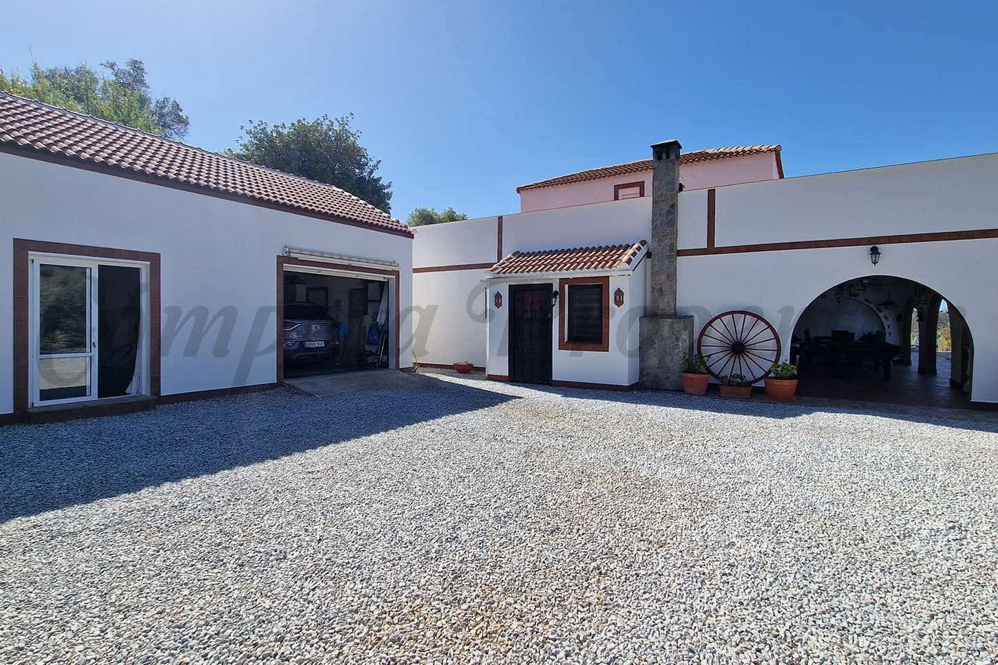 4 sypialnia Finka/Dom wiejski na sprzedaż w Sedella z basenem garażem - 415 000 € (Ref: 10075798)