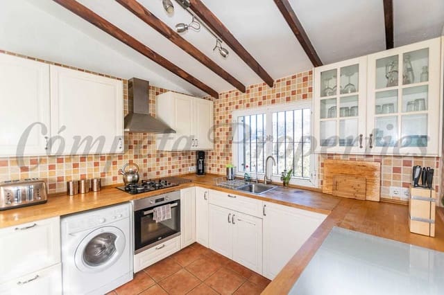 2 bedroom Finca/Country House for sale in Sedella with pool garage - € 250,000 (Ref: 10075800)