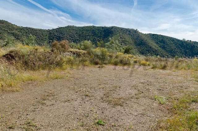 Grunde uden byggetilladelser til salg i Sedella - € 144.000 (Ref: 10075801)