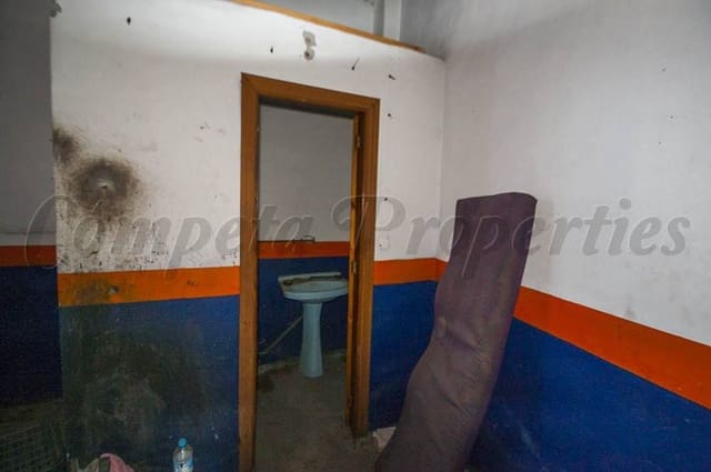 Comercial para venda em Cómpeta - 109 000 € (Ref: 10075808)