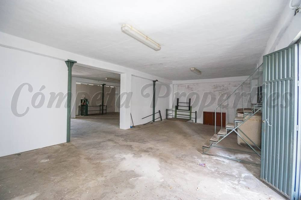 Kaupallinen myytävänä paikassa Competa - 367 500 € (Ref: 10075809)