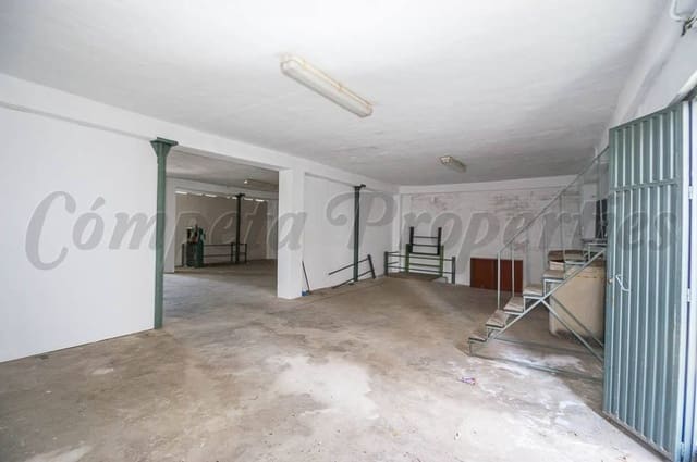 Kaupallinen myytävänä paikassa Cómpeta - 367 500 € (Ref: 10075809)