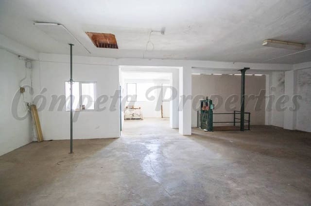 Kaupallinen myytävänä paikassa Cómpeta - 367 500 € (Ref: 10075809)