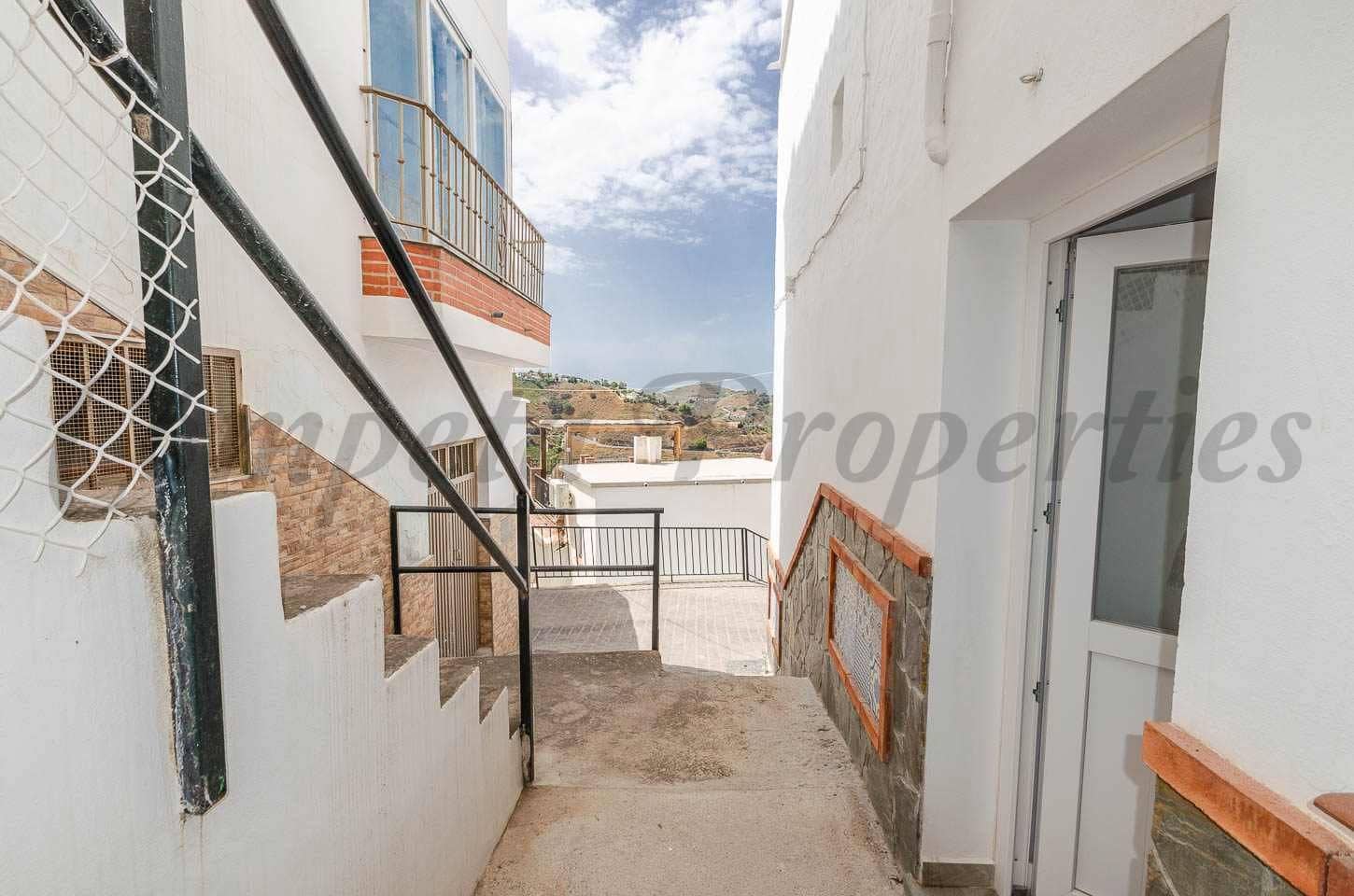 Apartamento de 3 habitaciones en Cómpeta en venta - 169.000 € (Ref: 10075811)