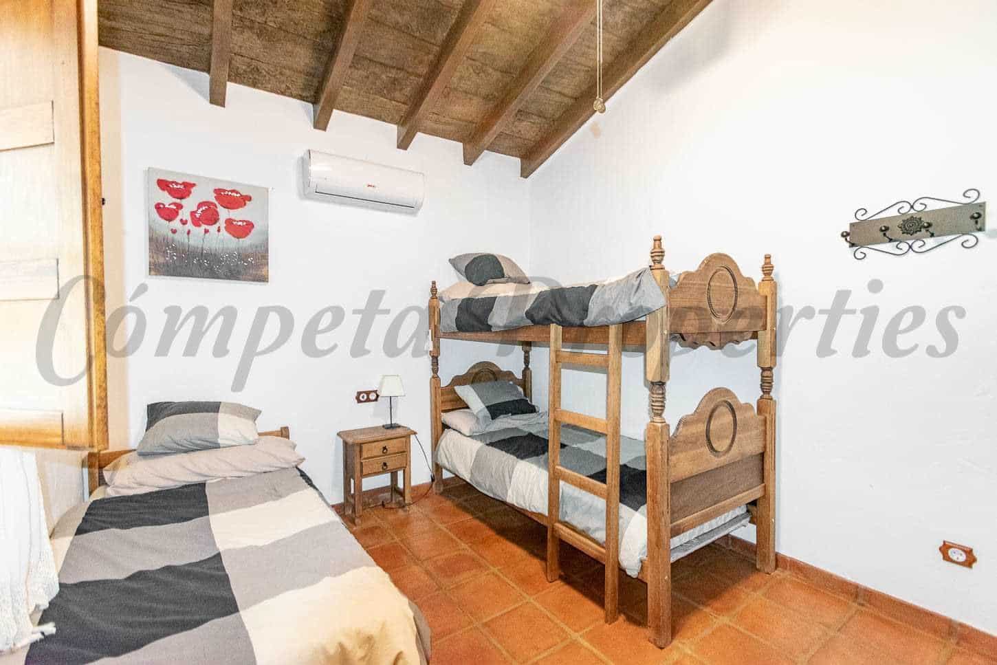 2 camera da letto Finca/Casa di Campagna da affittare in Competa con piscina garage - 1.200 € (Rif: 10075819)