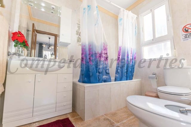 Finca/Maison de Campagne de 3 chambres à louer à Archez avec piscine - 1 250 € (Ref: 10075822)