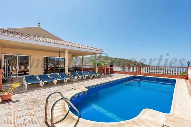 4 quarto Quinta/Casa Rural para arrendar em Torrox Pueblo, Torrox com piscina - 1 600 € (Ref: 10075826)