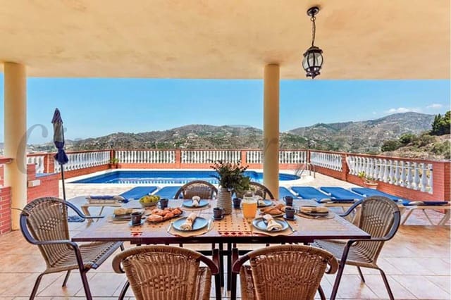 4 quarto Quinta/Casa Rural para arrendar em Torrox Pueblo, Torrox com piscina - 1 600 € (Ref: 10075826)