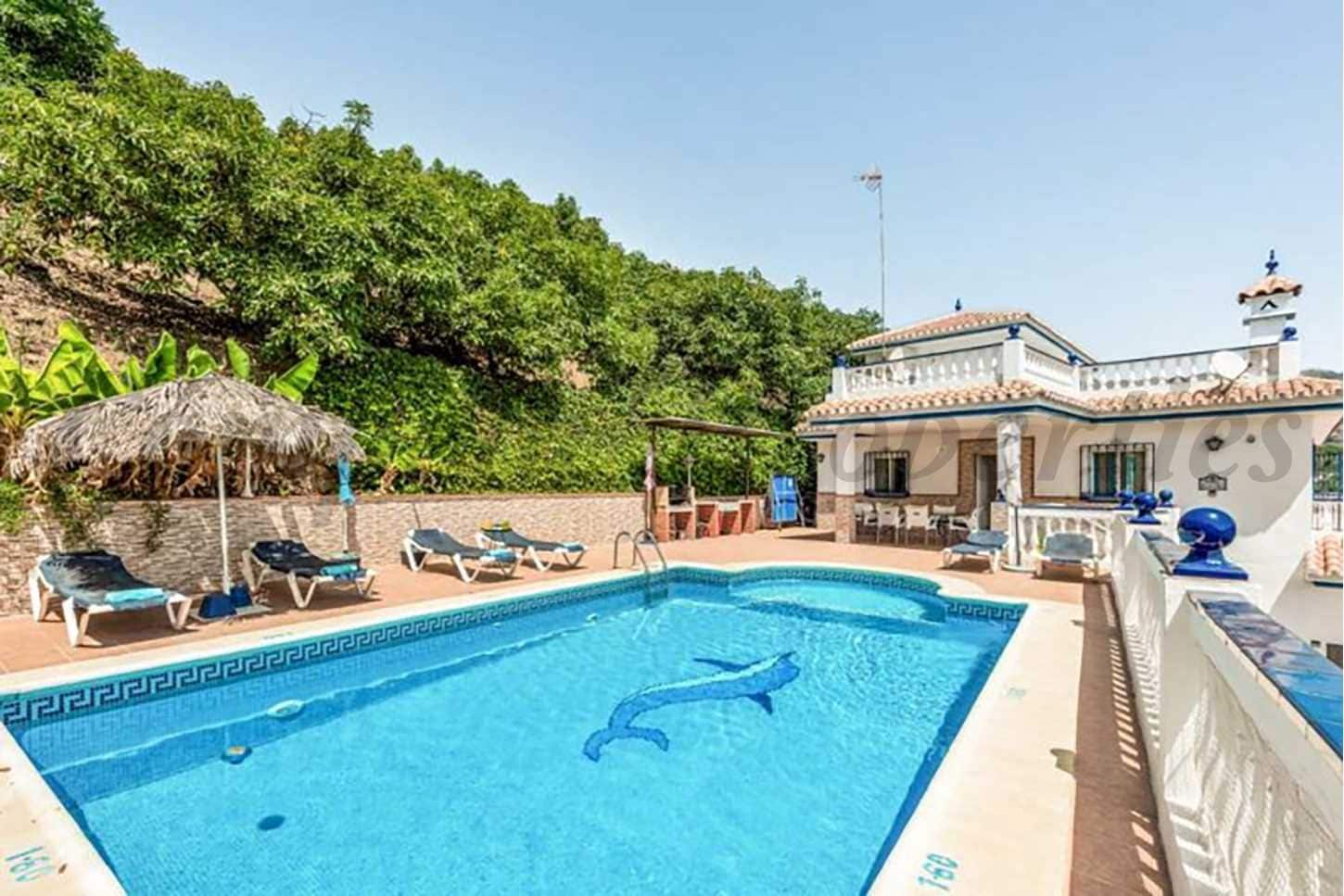 Finca/Casa Rural de 4 habitaciones en Nerja en alquiler con piscina - 1.600 € (Ref: 10075827)