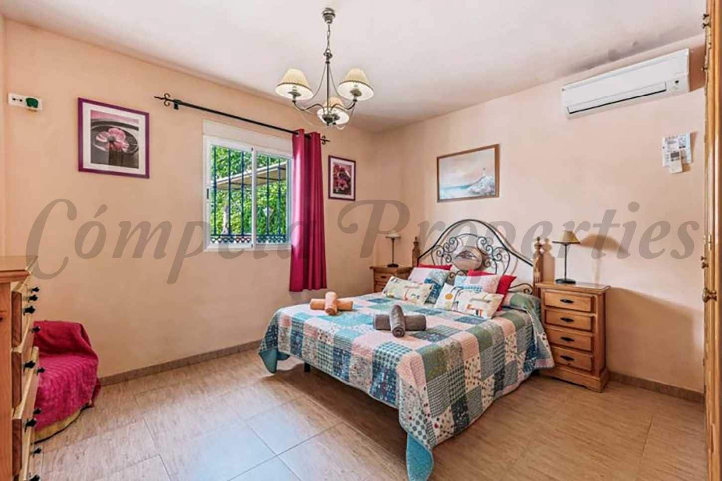 Finca/Casa Rural de 4 habitaciones en Nerja en alquiler con piscina - 1.600 € (Ref: 10075827)