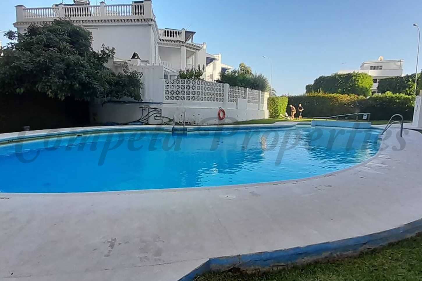 1 Zimmer Apartment zu vermieten in Nerja mit Pool - 875 € (Ref: 10075832)