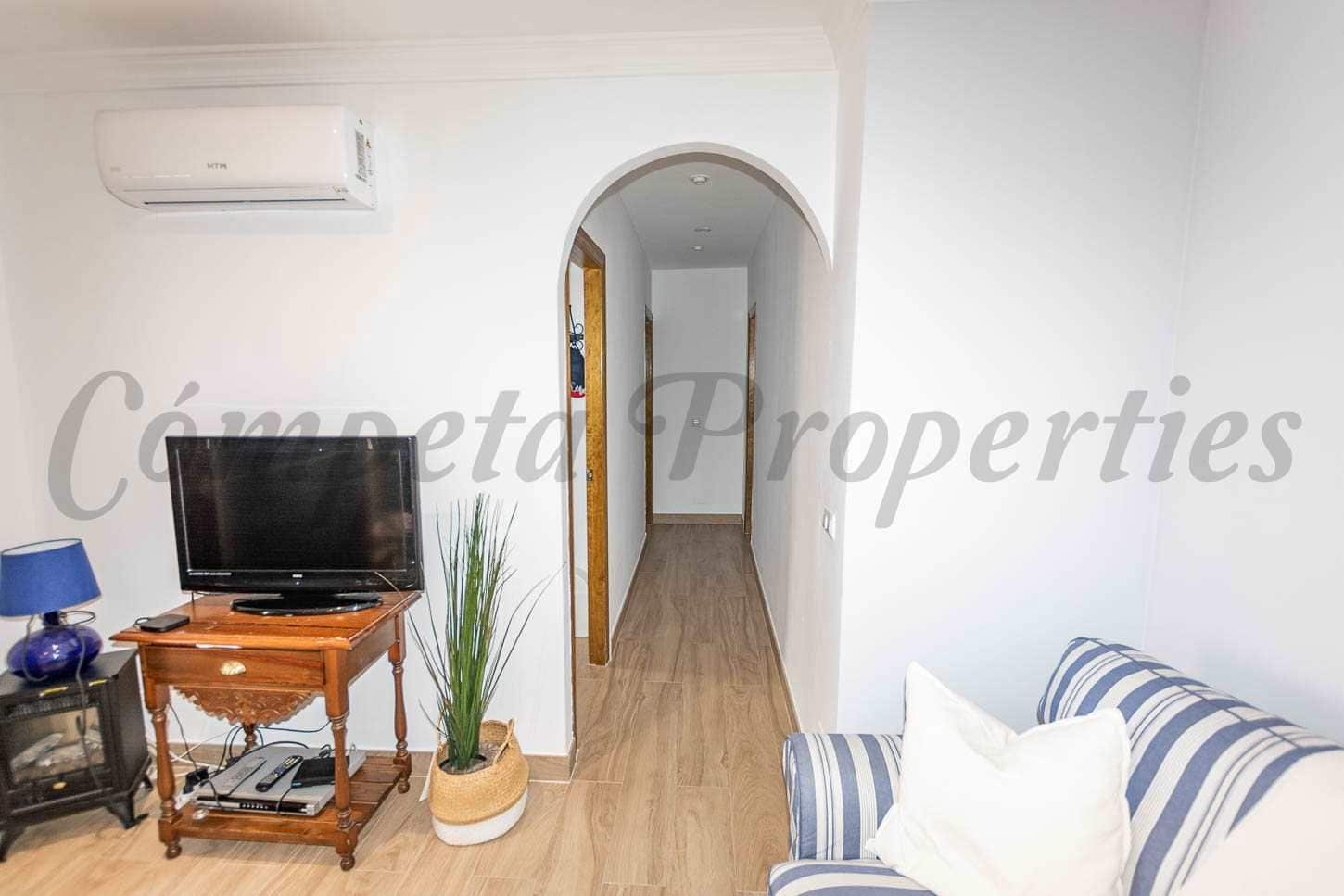2 bedroom Apartment for rent in Nerja with pool garage - € 990 (Ref: 10075840)
