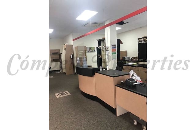 Commerciale da affittare in Vélez-Málaga - 1.260 € (Rif: 10075841)