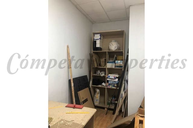 Commerciale da affittare in Vélez-Málaga - 1.260 € (Rif: 10075841)