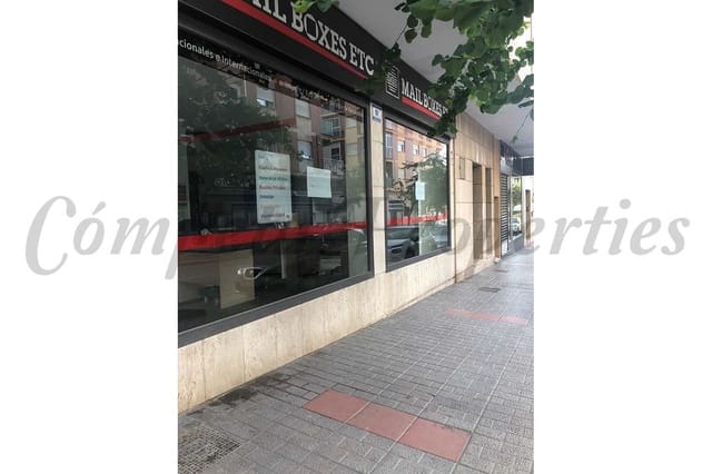 Commerciale da affittare in Vélez-Málaga - 1.260 € (Rif: 10075841)