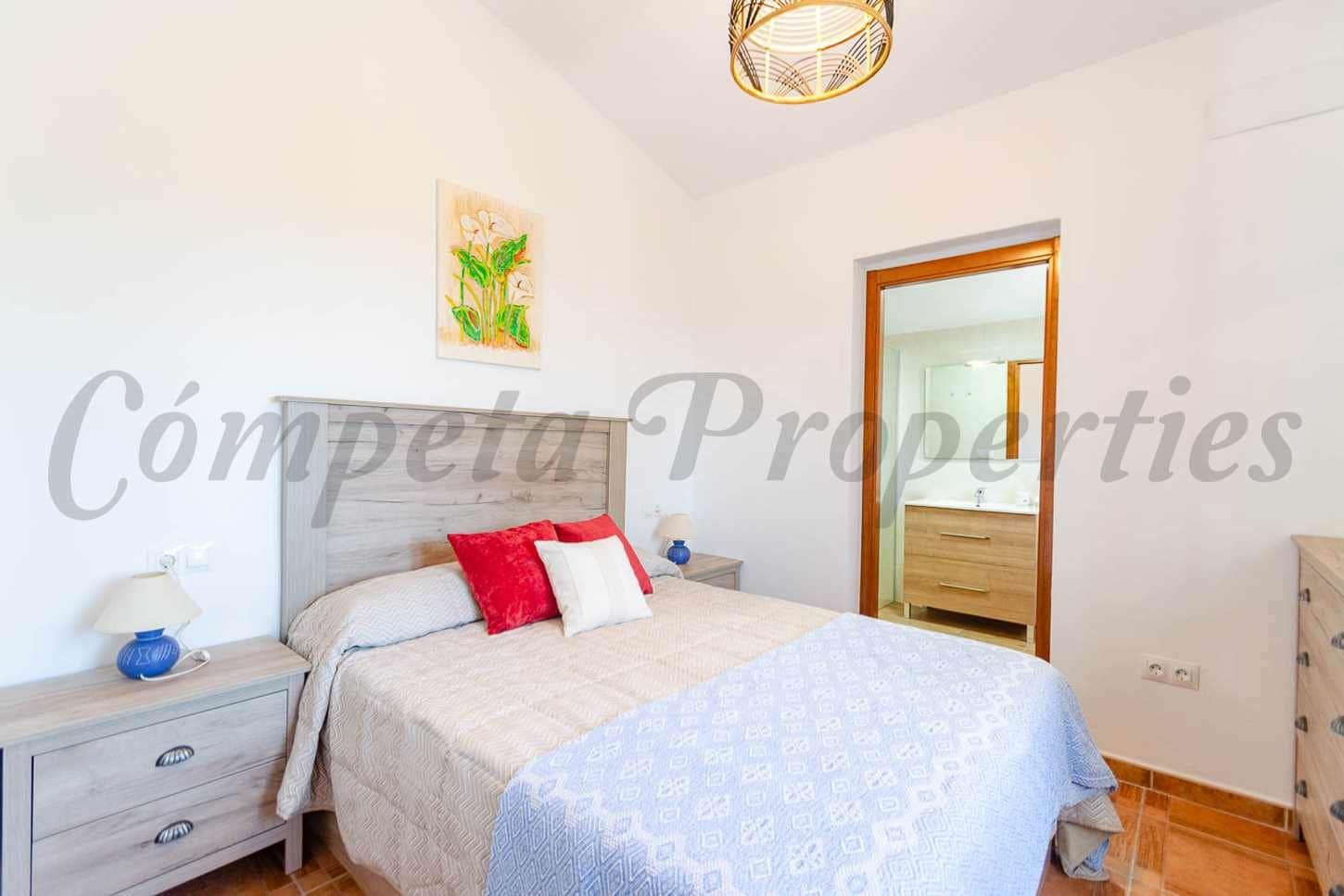 Finca/Maison de Campagne de 2 chambres à louer à Archez avec piscine - 1 500 € (Ref: 10075844)