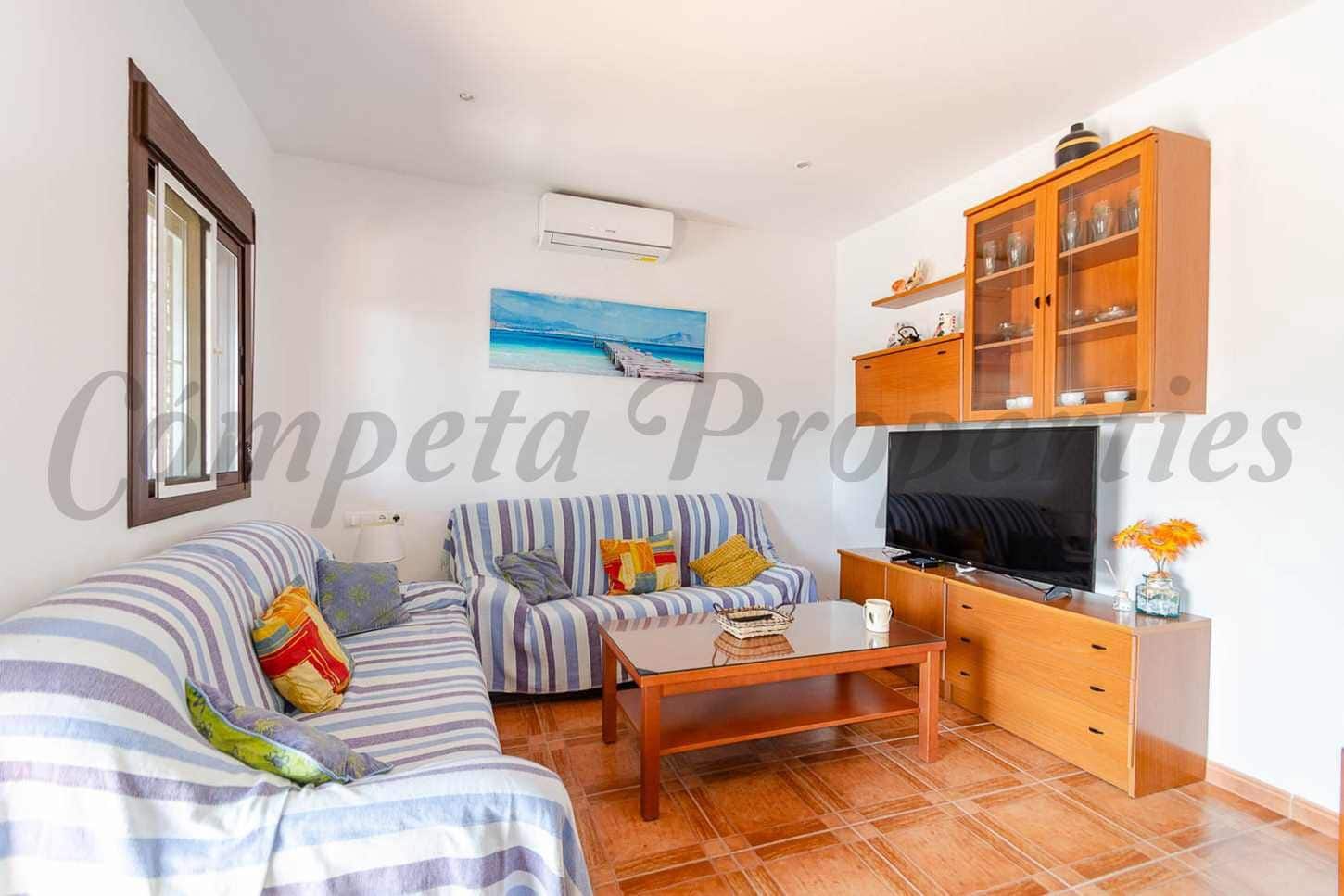 Finca/Maison de Campagne de 2 chambres à louer à Archez avec piscine - 1 500 € (Ref: 10075844)