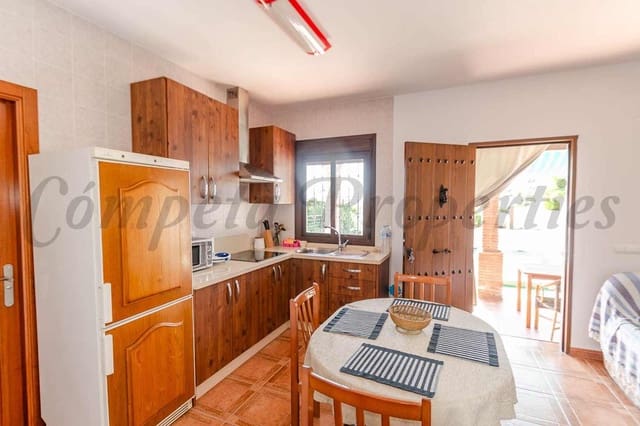 Finca/Maison de Campagne de 2 chambres à louer à Archez - 1 500 € (Ref: 10075844)