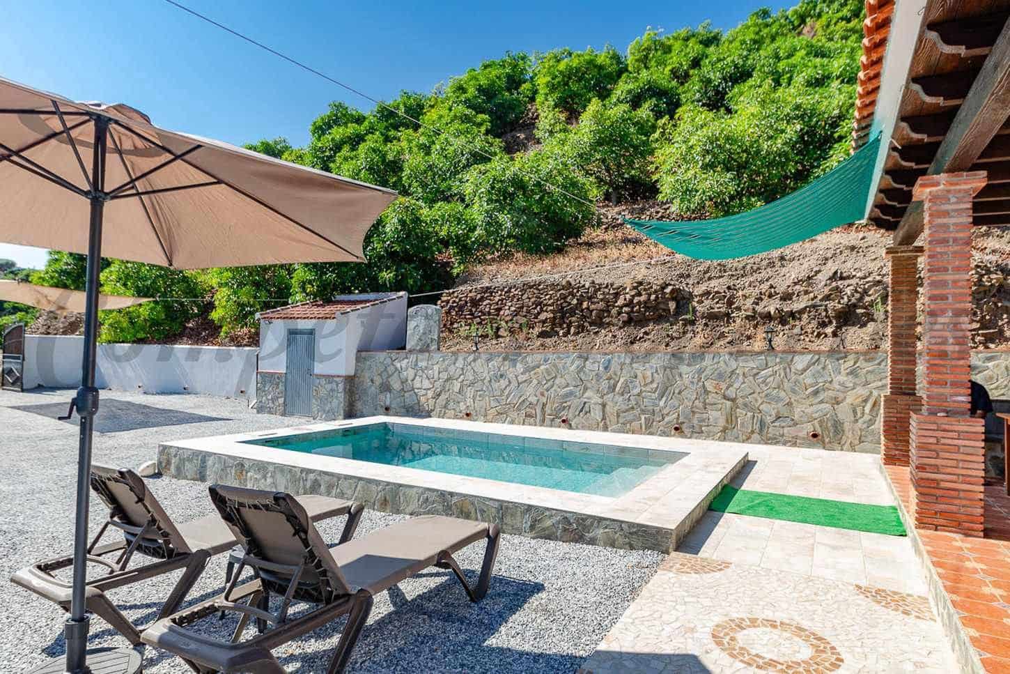 Finca/Maison de Campagne de 2 chambres à louer à Archez avec piscine - 1 500 € (Ref: 10075844)