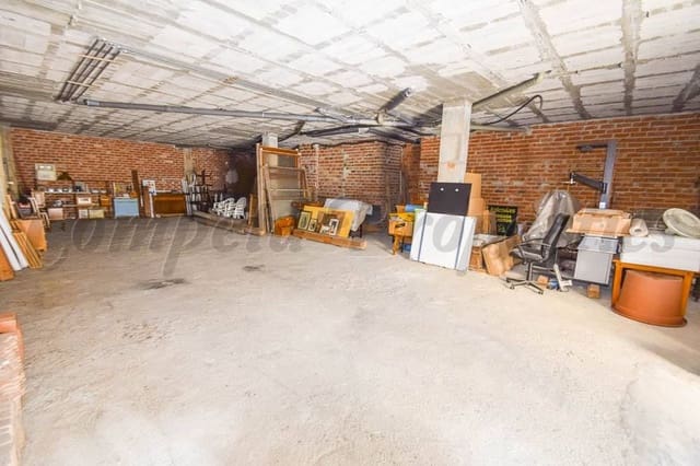 Kommersiell til leie i Nerja med garasje - € 900 (Ref: 10075846)