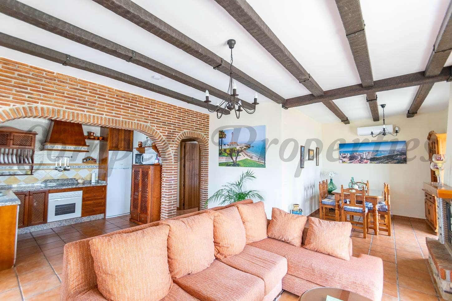 3 camera da letto Finca/Casa di Campagna da affitare come casa vacanza in Torrox con piscina garage - 1.350 € (Rif: 10075850)